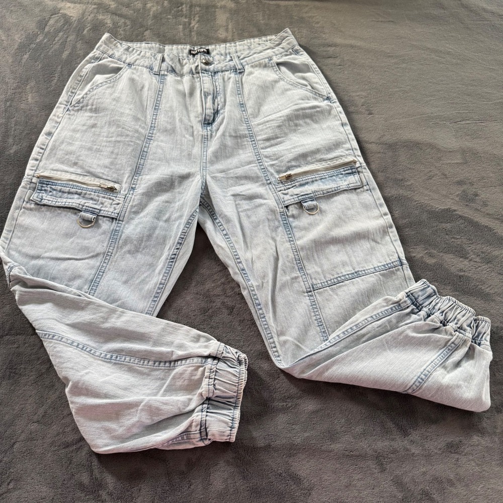 Hot Topic Light Wash Denim Cargo Jogger Jeans Women's Size 15 Silver Hardware